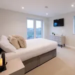 *luxury 2min From